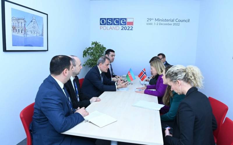 Ceyhun Bayramov norveçli həmkarını Ermənistandan gələn mina thəhlükəsi ilə bağlı məlumatlandırdı