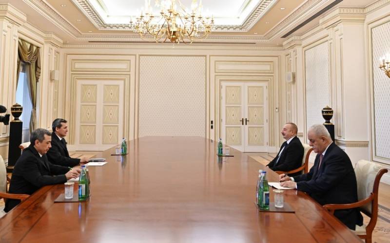 Prezident Türkmənistanın Baş nazirinin müavinini QƏBUL ETDİ