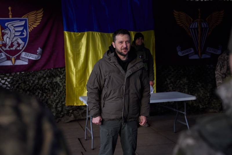 Zelenski qaynar münaqişələrin getdiyi Donetsk cəbhəsində - FOTOLAR