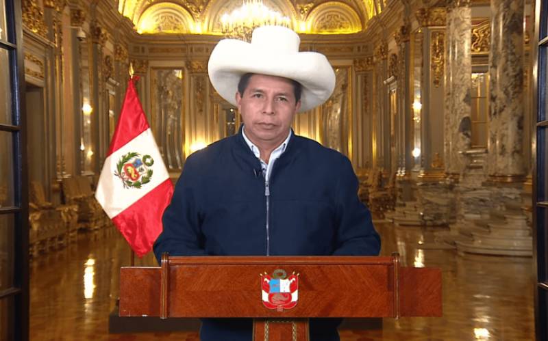 Peru Prezidenti parlamenti buraxdı - Ölkədə fövqəladə vəziyyət elan etdi
