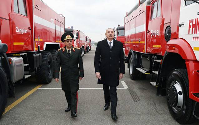 Prezident yeni alınmış xüsusi təyinatlı texnikalarla TANIŞ OLDU - YENİLƏNDİ (FOTOLAR)