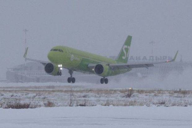 Moskva aeroportlarında güclü qar səbəbindən onlarla aviareys gecikir