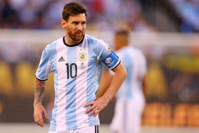 Messi \"Barselona\"ya qayıtmaq istədiyini Xaviyə deyib