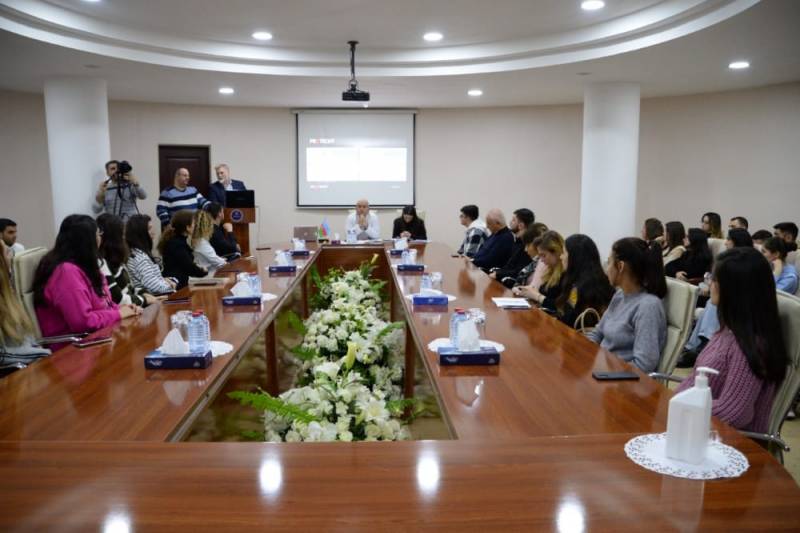 ASAPES-in magistr proqramının rəhbəri Tədris Cərrahiyyə Klinikasının qonağı olub - FOTOLAR