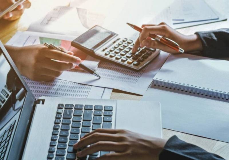 Məbləği 15 min manatdan artıq olan daşınar əmlak nağdsız qaydada alınacaq