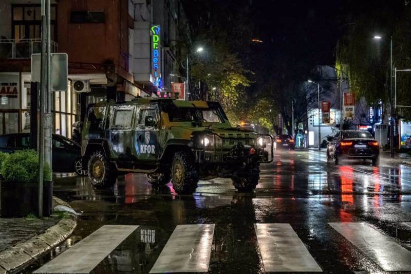 NATO Kosovonun Şimalına əlavə qüvvələr yerləşdirdi