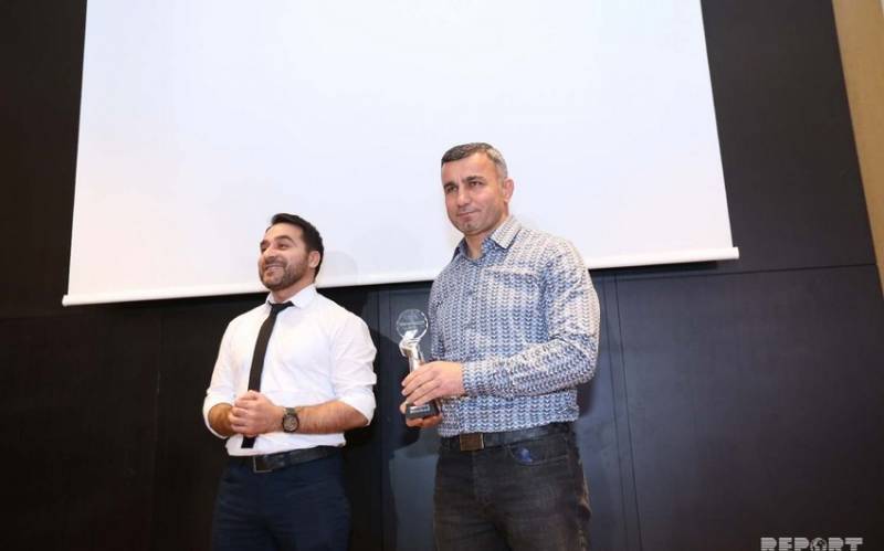 İlin məşqçisi seçilən Qurban Qurbanov mükafatlandırıldı