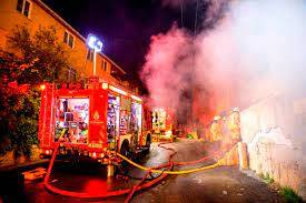 Bakıda dördmərtəbəli binada yanğın - 10 nəfər təxliyə edildi