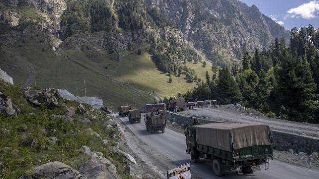 Hindistan gərginliyin olduğu sərhəd bölgəsinə qoşun yeritdi