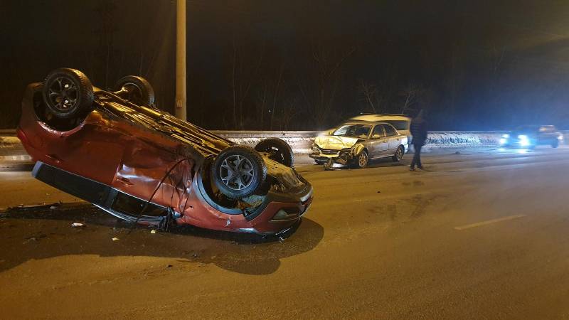 Bakıda atasının maşınını qaçıran yeniyetmə onu aşırdı - Xəsarət alanlar var