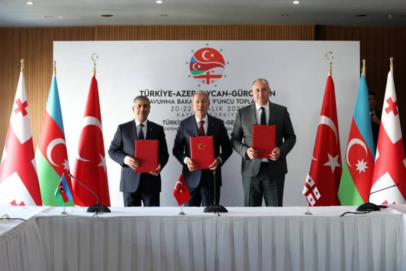 Kayseridə üçtərəfli görüşün nəticələrinə dair yekun sənəd İMZALANDI