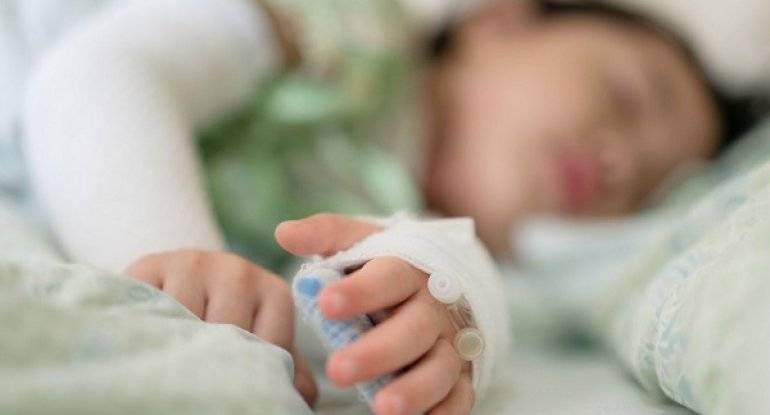 Paytaxtda 5 yaşlı uşağı avtomobil vurdu