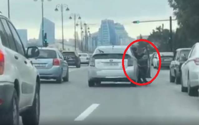 Bakıda “Prius” sürücüsündən təhlükəli anlar - VİDEO