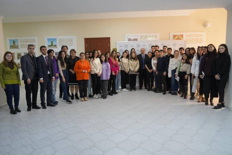 ASAPES rəsmiləri BSU tələbələri ilə görüşdü - FOTOLAR