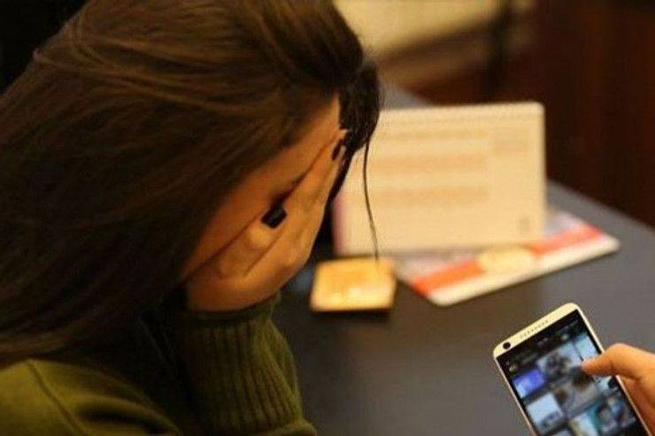 Bakıda tanınmış heykəltaraş sevdiyi qadını videosu ilə şantaj edirmiş....