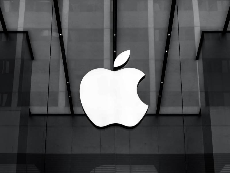 Texnologiya nəhəngi olan “Apple”a ZƏRBƏ