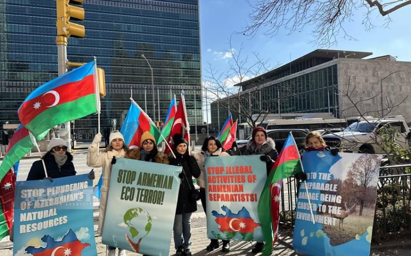 Nyu-Yorkda yaşayan azərbaycanlılar BMT-nin binası qarşısında aksiya keçirdilər