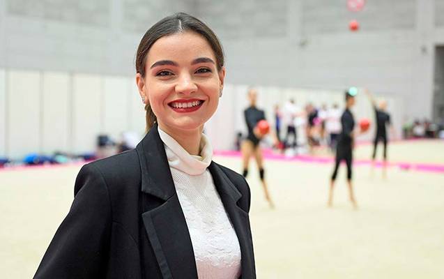 Nazir müavininin qızı “ilin ən yaxşısı” seçildi - FOTOLAR