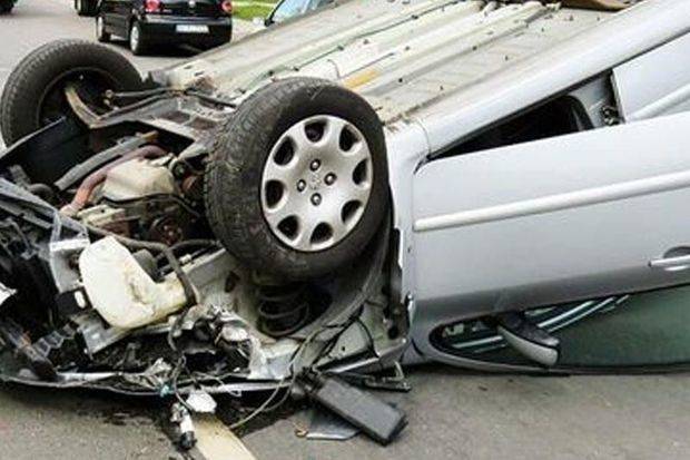 Abşeronda BMW aşdı - Yaralılar var