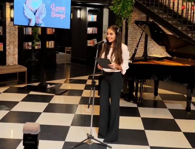 Leyla Əliyeva Bakı Kitab Mərkəzindən paylaşım edib - VİDEO