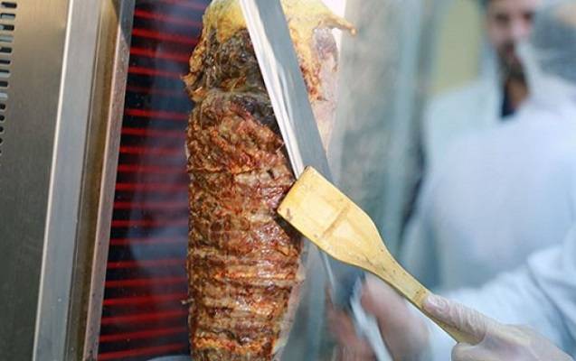 Bakıda dönərlərdə at DNT-si və bakteriyalar aşkarlanıb - SİYAHI