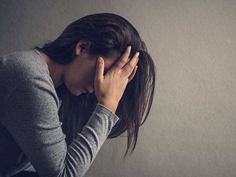 Niyə qadınlar daha çox depressiyaya düşür? - AÇIQLAMA