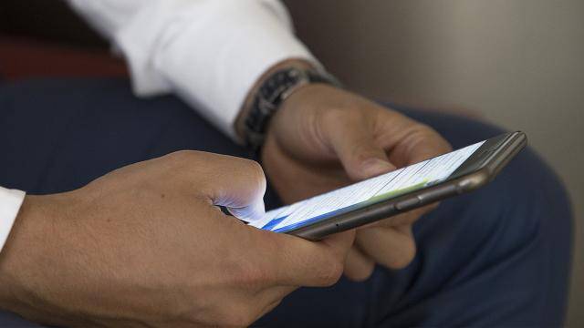 ŞOK! Azərbaycanda deputatla nazirin şəxsi yazışması YAYILDI - FOTO