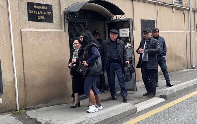 “Abır-həyamı o qədər itirməmişəm ki, 70 yaşımda bunu edim” - Aylar sonra məhkəməyə gəldi