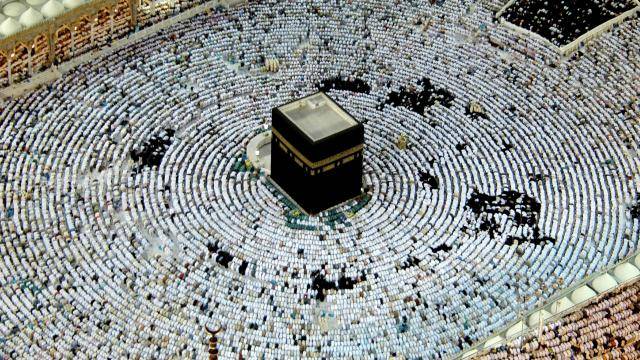 Ramazan ayının ilk 10 günündə Kəbədə ibadət edən müsəlmanların sayı açıqlandı