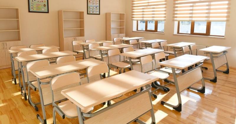 Bu məktəbin direktoru CƏZALANDIRILDI - FOTO