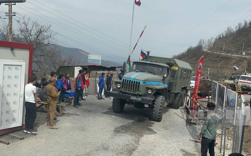 Laçın yolunda sülhməramlıların avtomobilləri maneəsiz keçdi - YENİLƏNİB