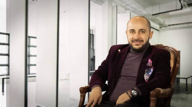 Azərbaycan bayrağını yandıran erməni polisə aparıldı