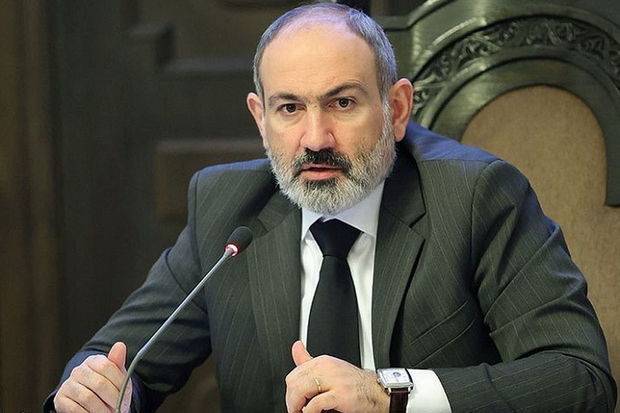 Paşinyan Azərbaycan bayrağını yandıran şəxslə bağlı tapşırıq verdi