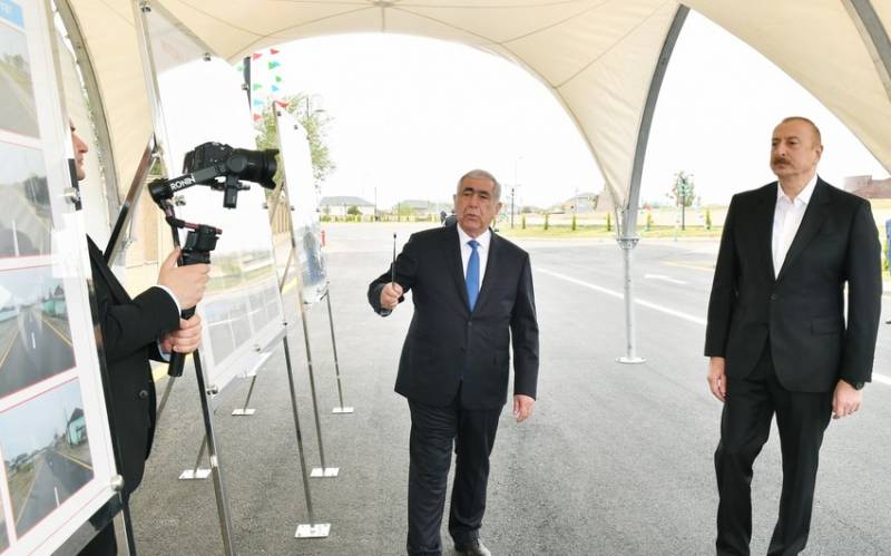 İlham Əliyev Neftçalada yol açılışında iştirak etdi - YENİLƏNİB (FOTO)