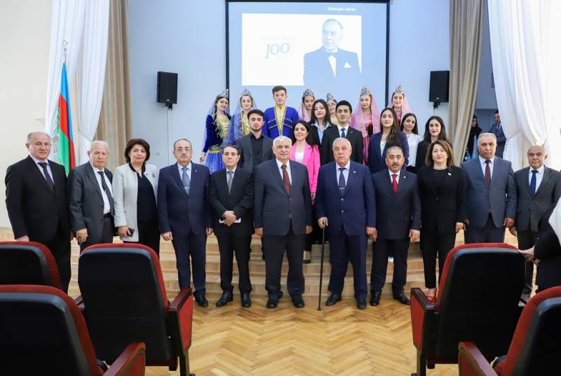 ADU-da “Ulu Öndər Heydər Əliyevin irsi milli sərvətimizdir” adlı tədbir keçirildi - FOTO