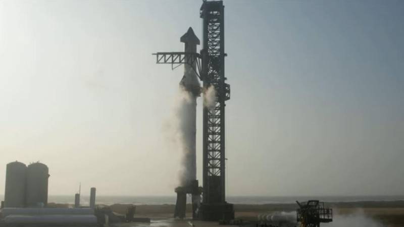 SpaceX Starship raketini yola saldı