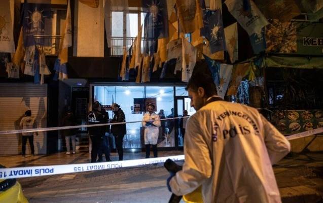 AKP-nin seçki bürosu qarşısında silahlı insident
