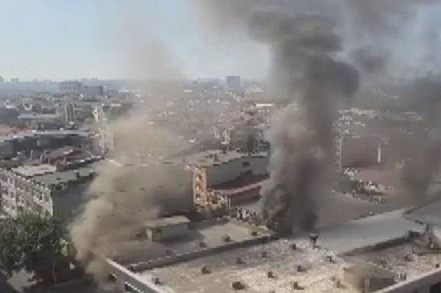 İstanbulda biznes mərkəzi yanğın - VİDEO