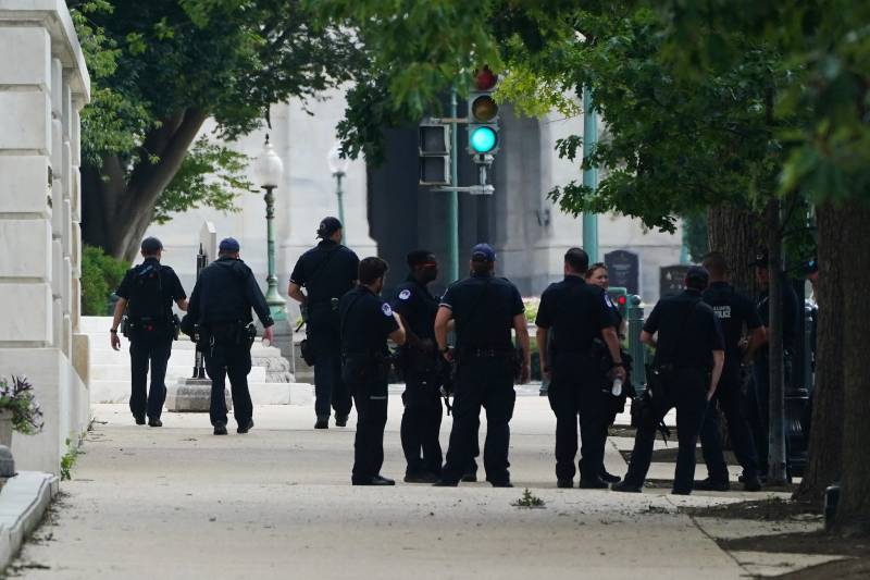 ABŞ Konqresində silahlı hücum ilə bağlı həyəcan siqnalı saxta çıxdı