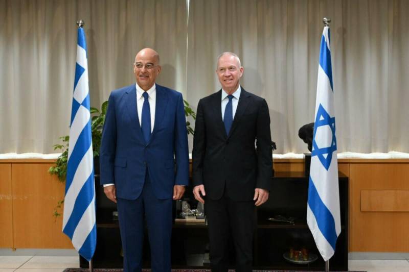 İsrail və Yunanıstanın müdafiə nazirləri görüşdü