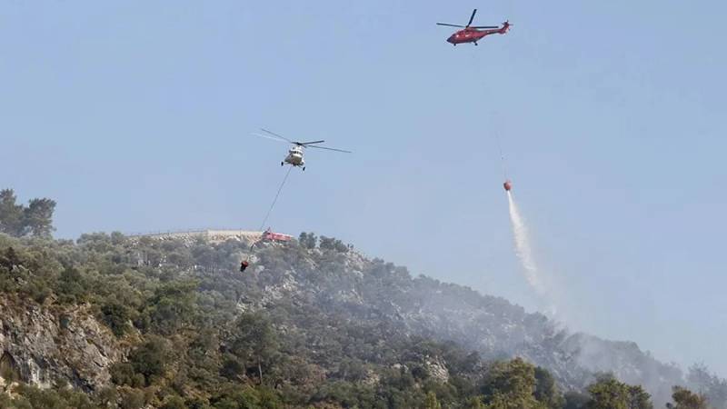 İki helikopter toqquşdu -  3 nəfər öldü