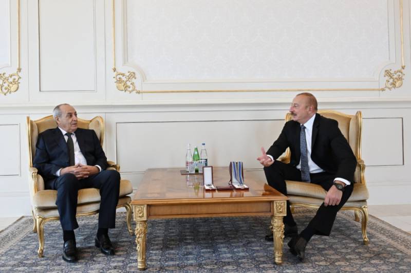 \"Azərbaycan dövləti Rasim Balayevin fəaliyyətini çox yüksək qiymətləndirir\" - Prezident