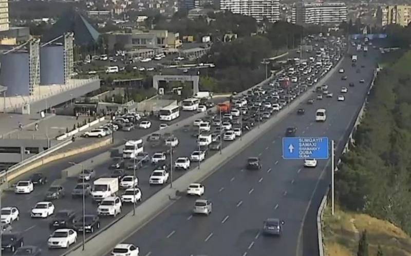 Bakıda bu yollarda tıxac var - SİYAHI