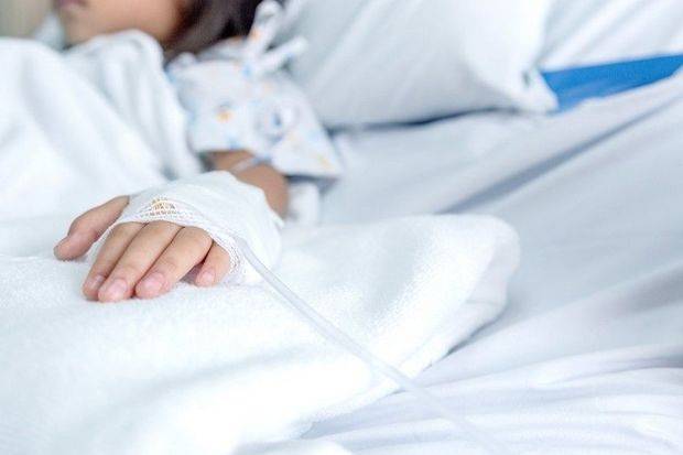 12 yaşlı qız qardaşı ilə oynayarkən boynu sınıb öldü - Azərbaycanda