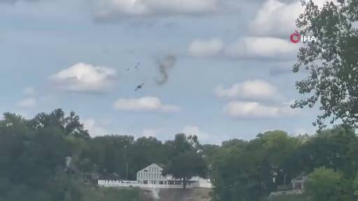 ABŞ-da təyyarə yaşayış evinin dayanacağına çırpıldı - VİDEO