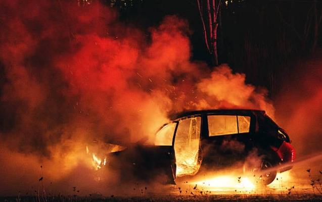 Sərhəd Xidmətinin avtomobili yandı