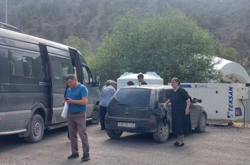 Bu gün daha 13 laçınlı ailə doğma yurduna qovuşdu - FOTO
