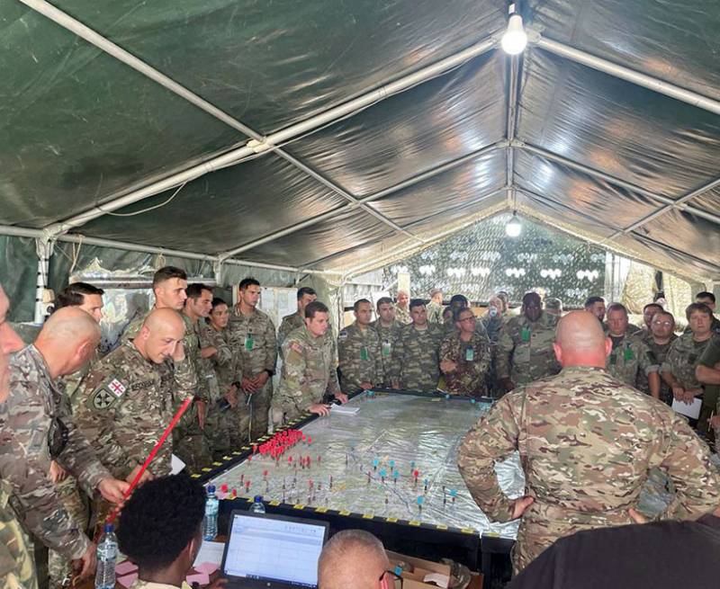 Hərbçilərimiz Gürcüstanda beynəlxalq təlimdə - FOTO