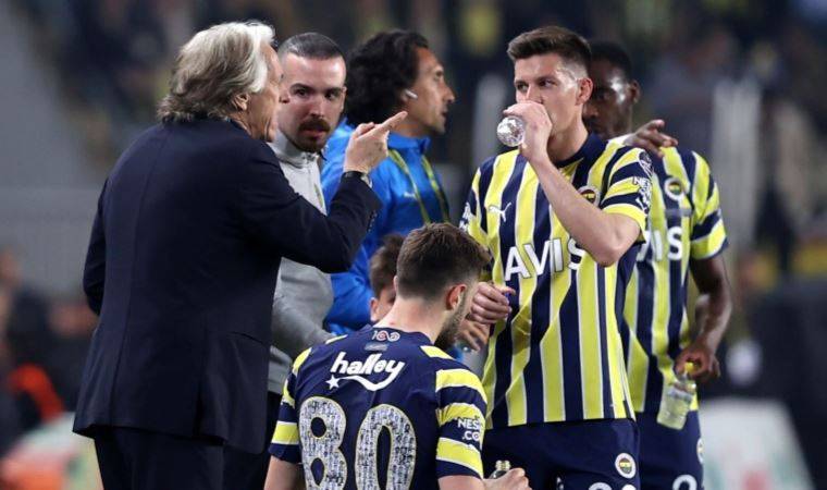 Fənərbaxça Twente matçında heyət dəyişikliyinə getdi  