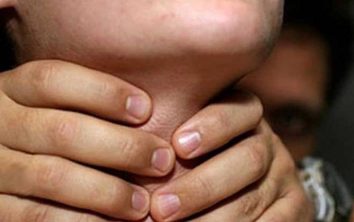 Suraxanıda kişi qadını paltarla boğaraq öldürdü